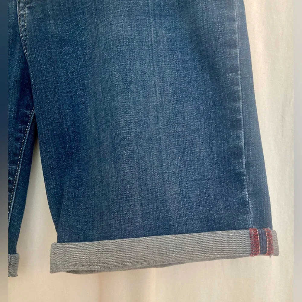 Lee Slimming Fit Cuffed Denim Shorts Size 6M